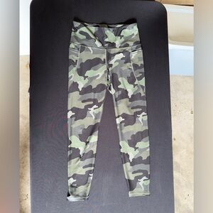 Old Navy Active Camo Leggings